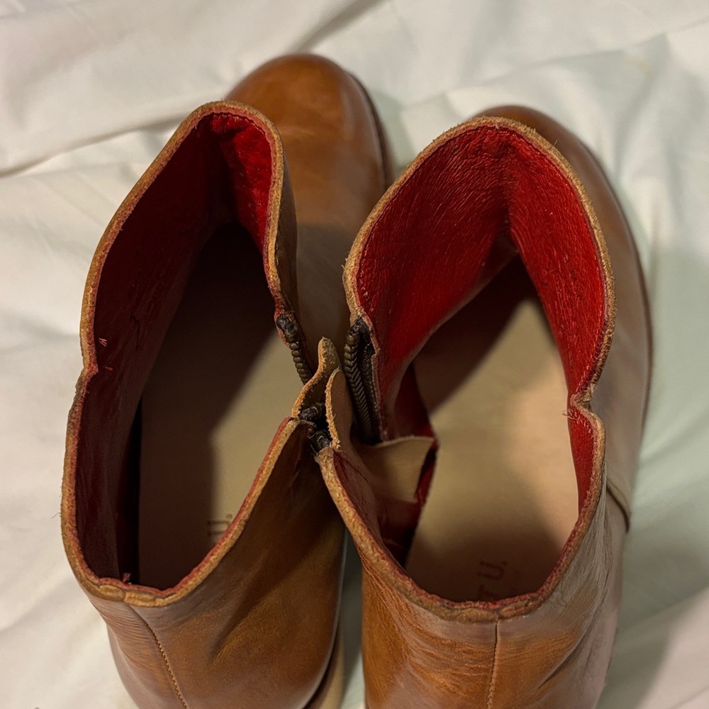 Bed Stu LYDYI BOOTS Tan Leather Ankle Boots with Red Lining - Picture 14 of 15
